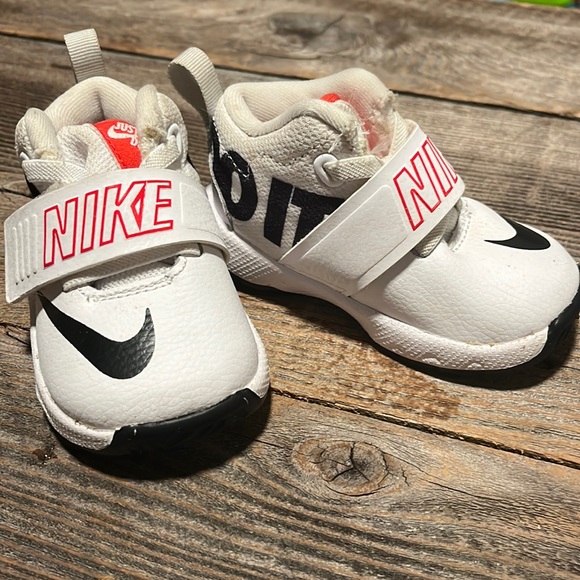 Nike sz 4 c - Picture 1 of 4